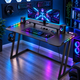 CyberCart RGB spēļu galds ar Z formas izturīgu tērauda rāmi un oglekļa šķiedras teksturētu virsmu, ergonomisks datora galds spēlētājiem