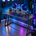 CyberCart RGB žaidimų stalas su Z formos tvirtu plieniniu rėmu ir anglies pluošto tekstūruotu paviršiumi, ergonomiškas kompiuterio stalas žaidėjams