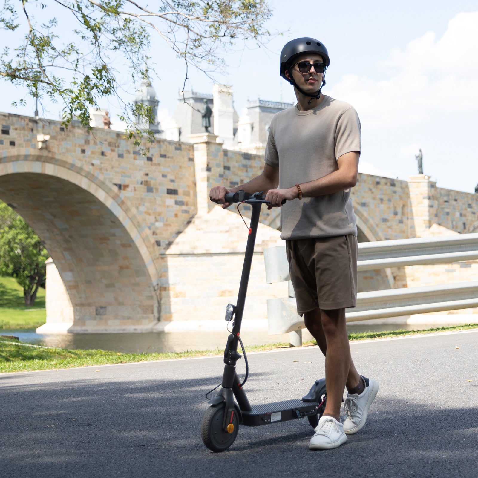 E9 E-Scooter with Dual Suspension