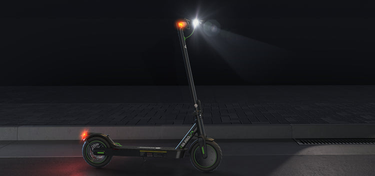 The headlight and taillight of the isinwheel S9PRO ensure visibility and safety during evening outings.